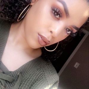 Meet your Posher, Shayla